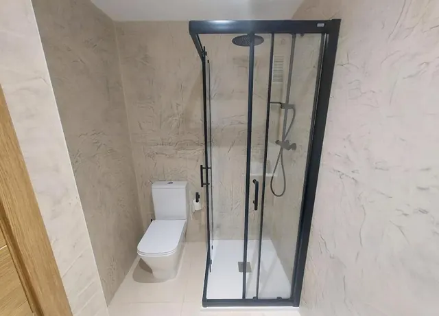 Baño completo con ducha