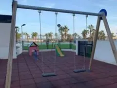 Parque infantil en la urbanización