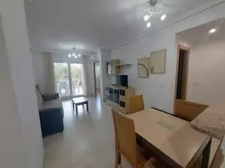 Salón-comedor luminoso